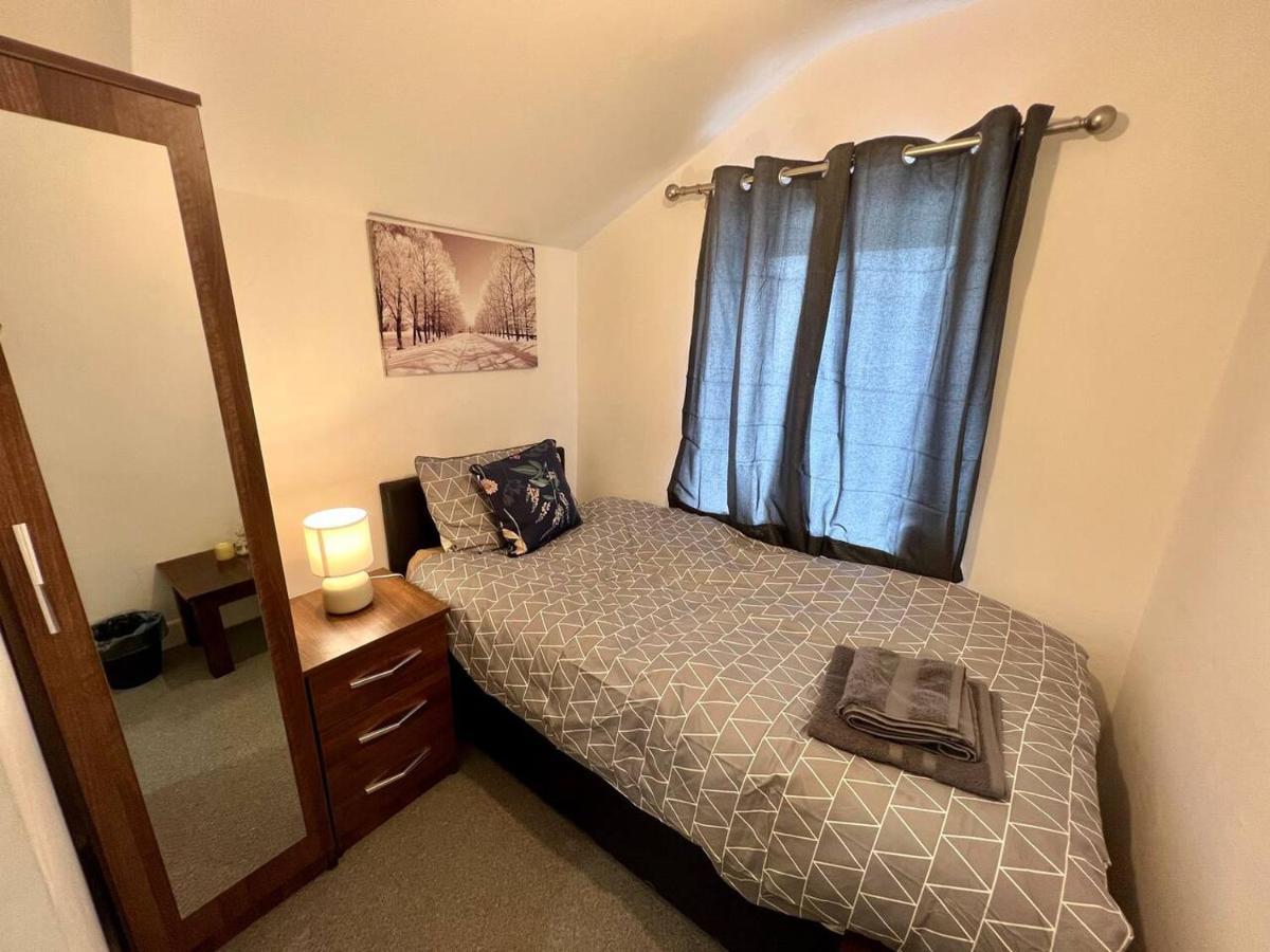 4 Bedroom Terrace House Holiday home *