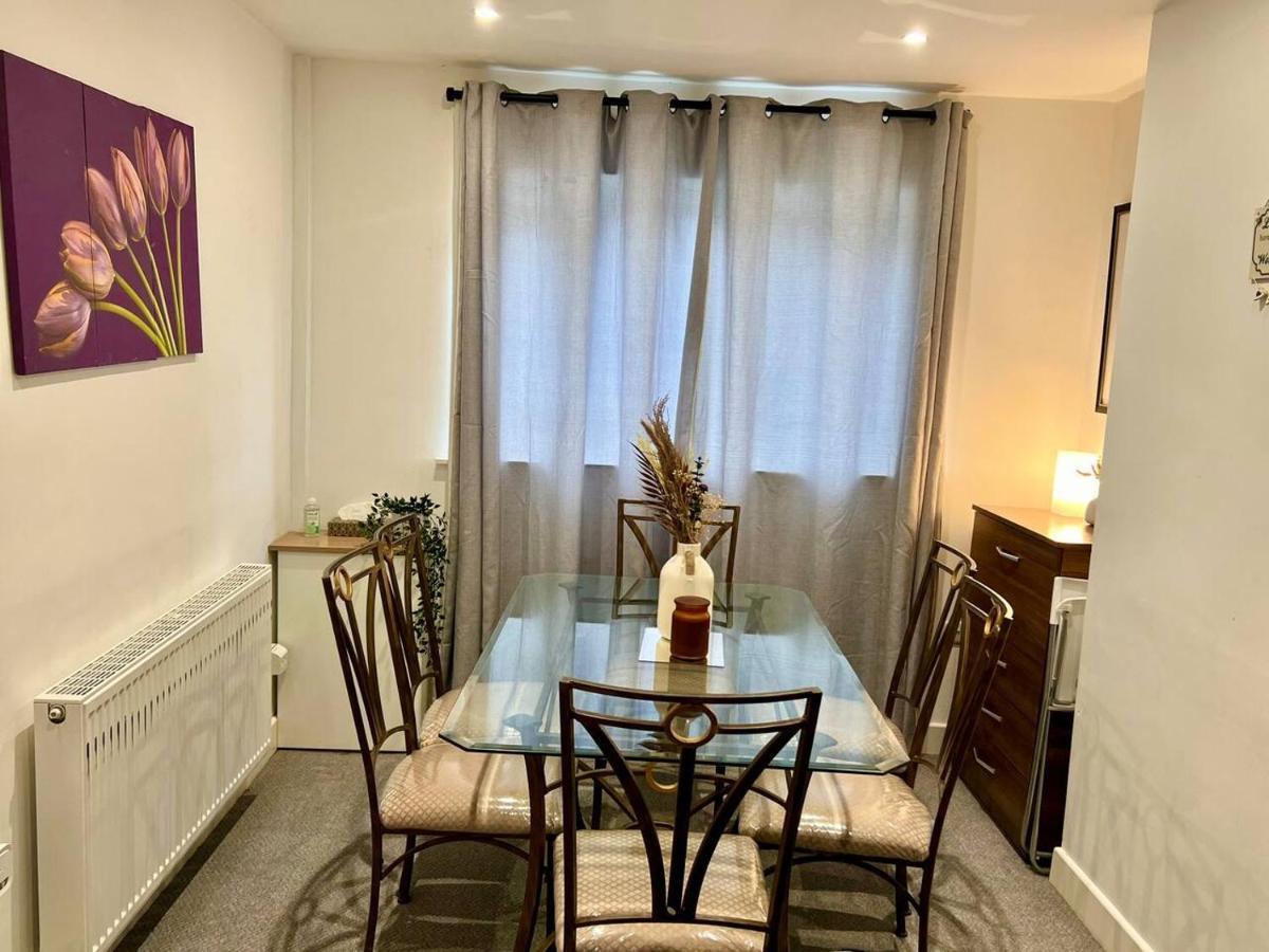 4 Bedroom Terrace House *