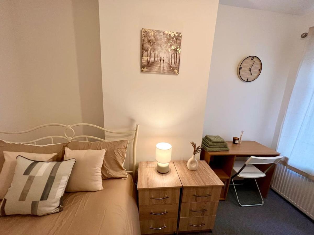 4 Bedroom Terrace House Holiday home