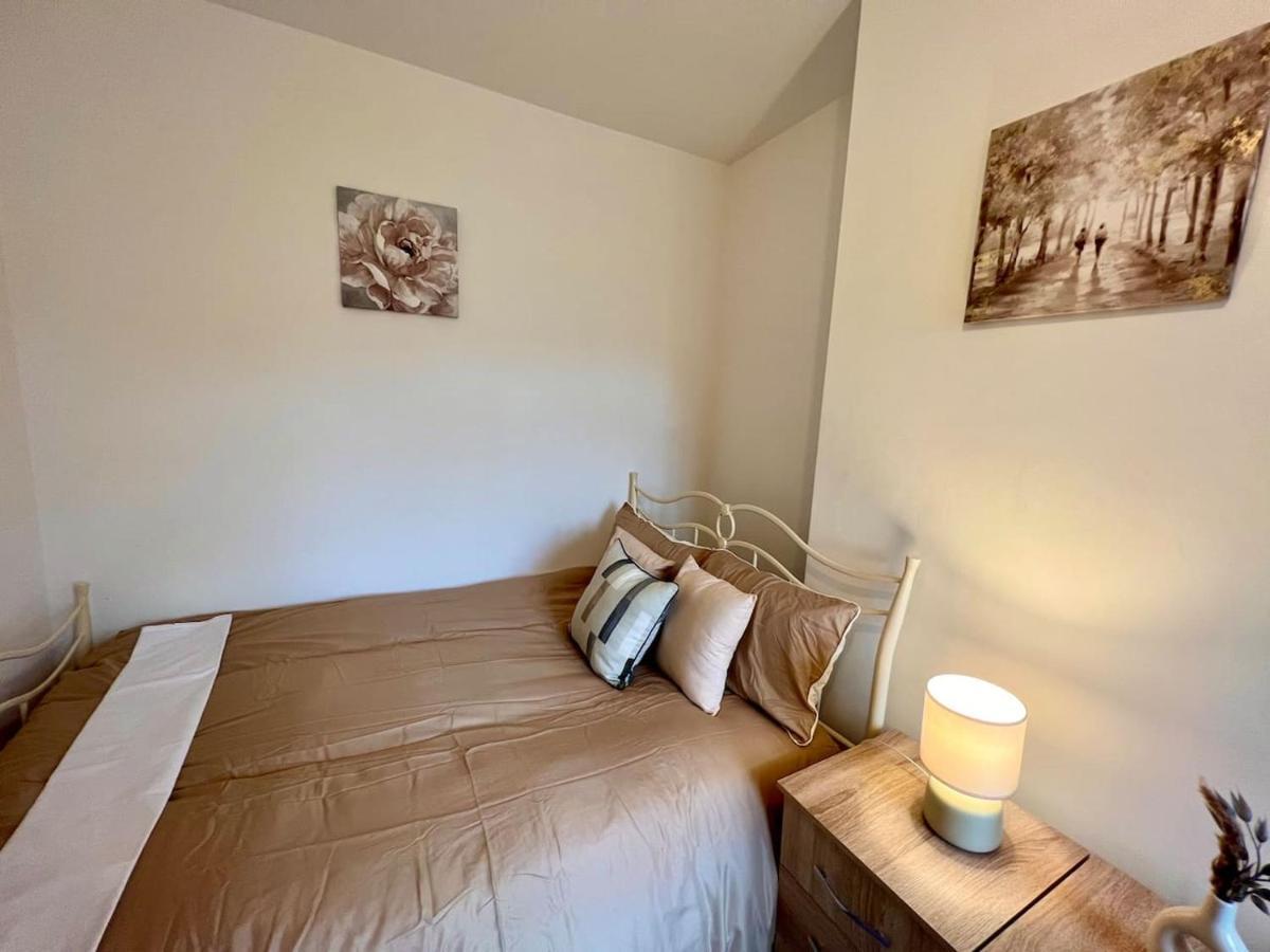 4 Bedroom Terrace House *