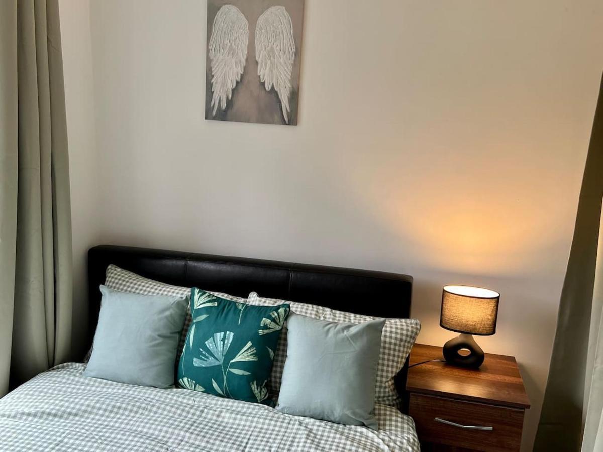 Holiday home 4 Bedroom Terrace House Wellingborough
